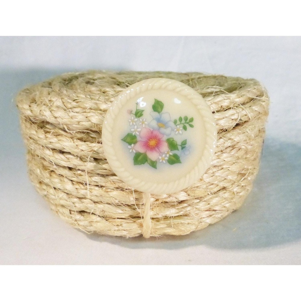 Vintage Avon white round floral pin brooch‎ porcelain hand painted cottagecore